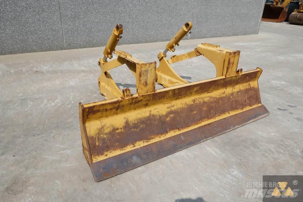 CAT Skidder blade Tolólapok