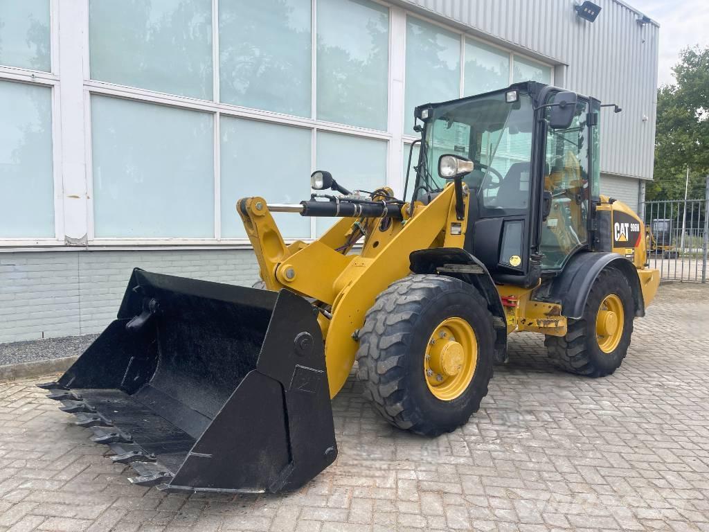 CAT 906 M    2018 Gumikerekes homlokrakodók