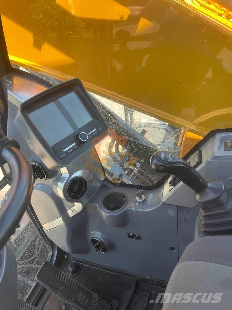 Hyundai 210W-9 Gumikerekes kotrók