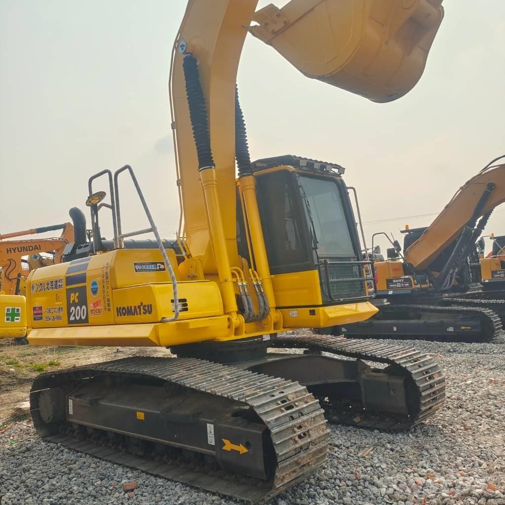 Komatsu PC200-8 Lánctalpas kotrók