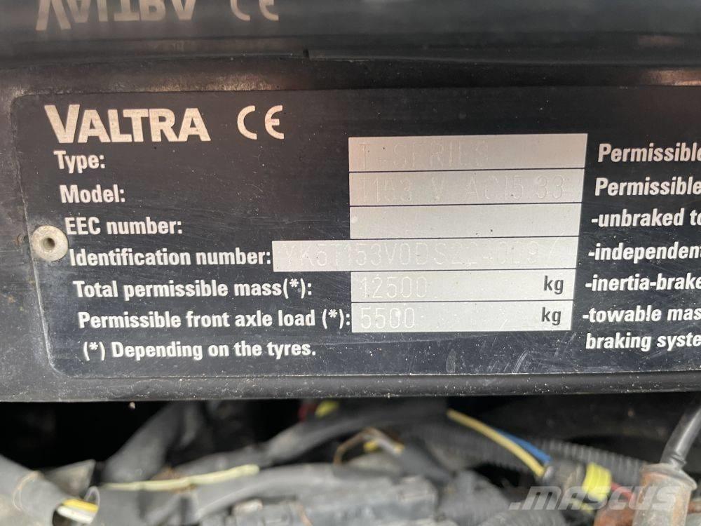 Valtra T 153 Traktorok