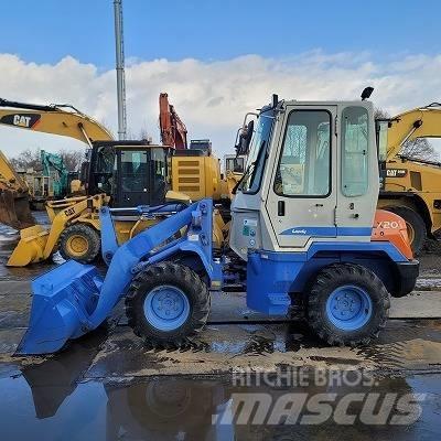 Hitachi LX 20-7 Gumikerekes homlokrakodók