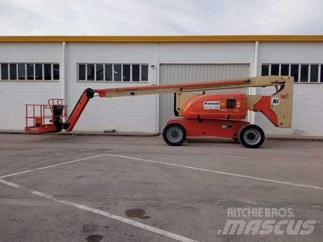 JLG 800 AJ Karos emelők