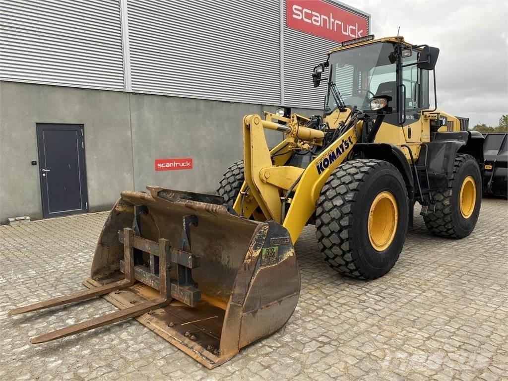 Komatsu WA200-7 Gumikerekes homlokrakodók
