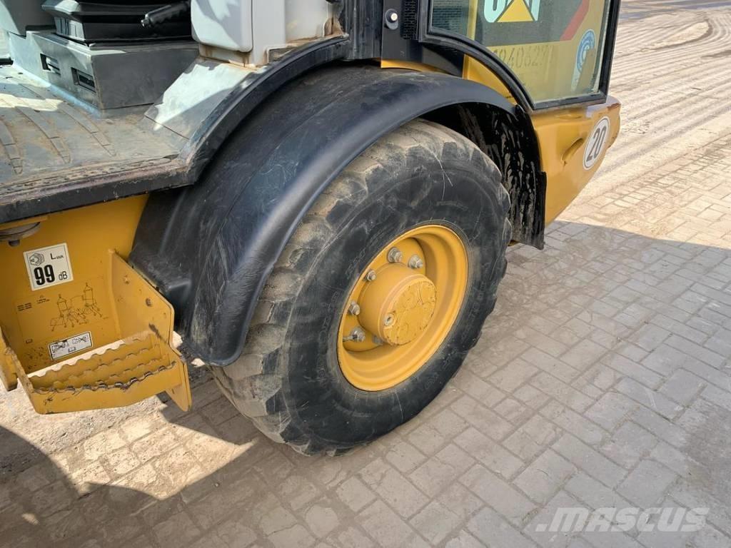 CAT 906 Gumikerekes homlokrakodók