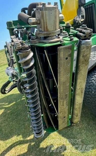 John Deere 8900A Ráülős fűnyírók