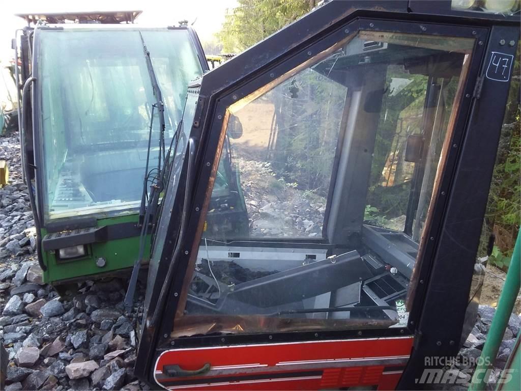 Valmet 901 Vezetőfülke és belső tartozékok