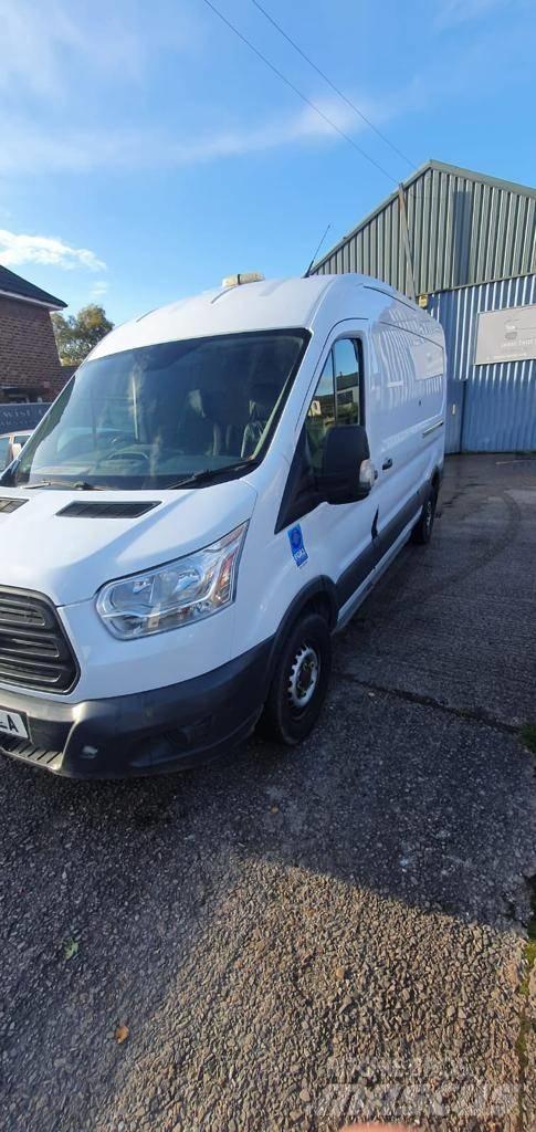 Ford Transit 350 Transporterek