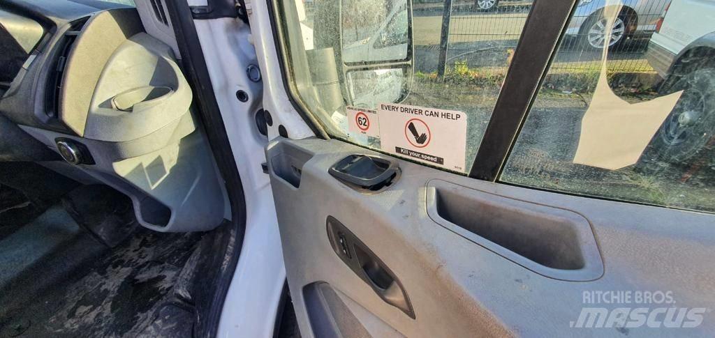 Ford Transit 350 Transporterek