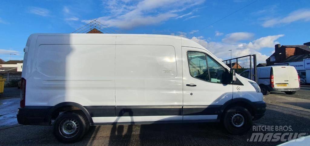 Ford Transit 350 Transporterek