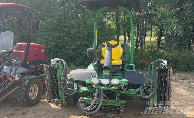 John Deere 7700A Golfpálya fűnyírók