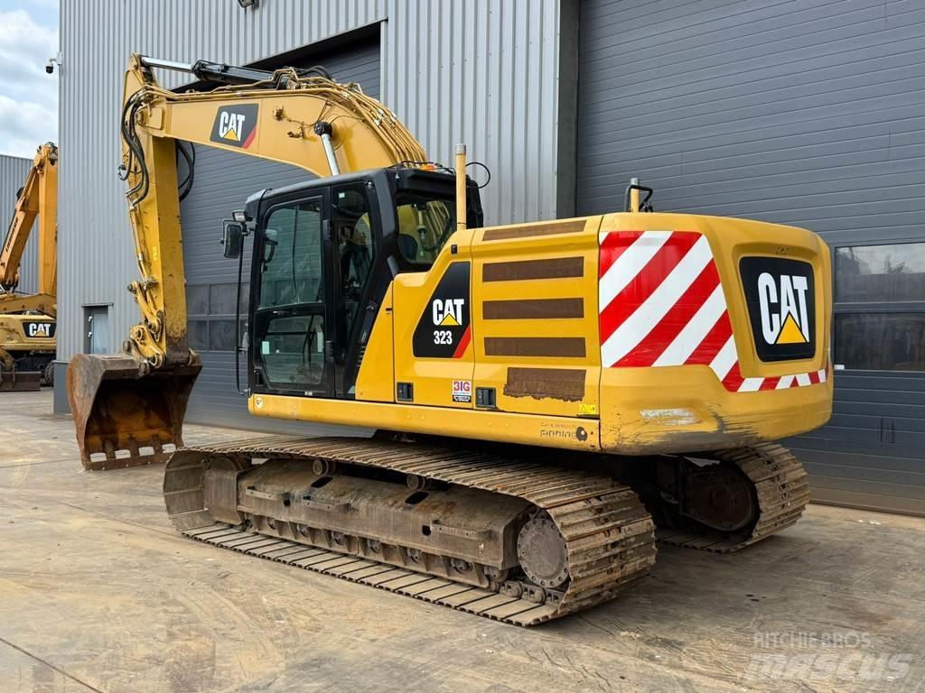 CAT 323 07A Lánctalpas kotrók