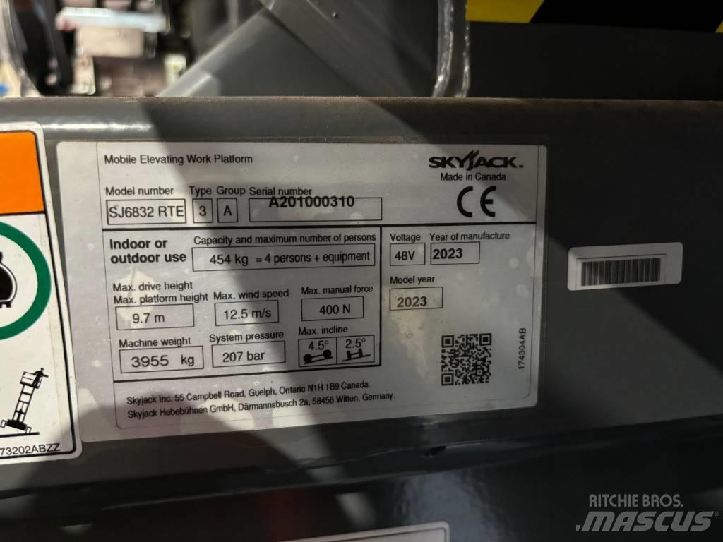 SkyJack SJ 6832 RTE Ollós emelők