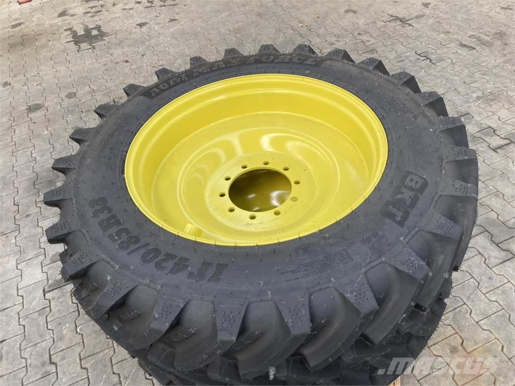 BKT 420/85R38 Gumiabroncsok, kerekek és felnik