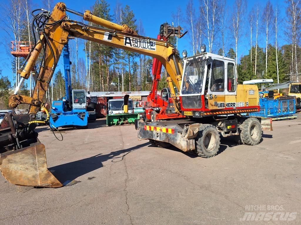 Liebherr A 902 Gumikerekes kotrók