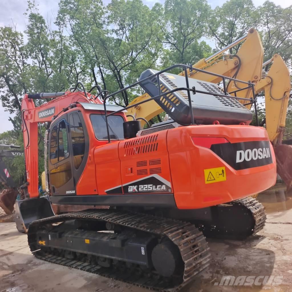 Doosan DX 225 LC Lánctalpas kotrók