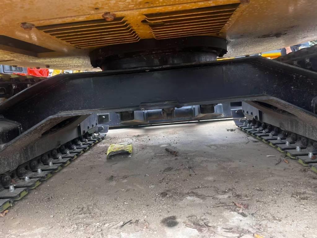 CAT 303.5 E CR Mini kotrók < 7t