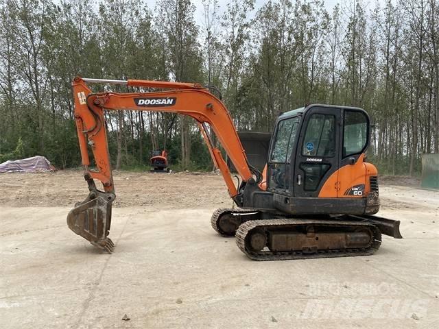 Doosan DX 60 Mini kotrók < 7t