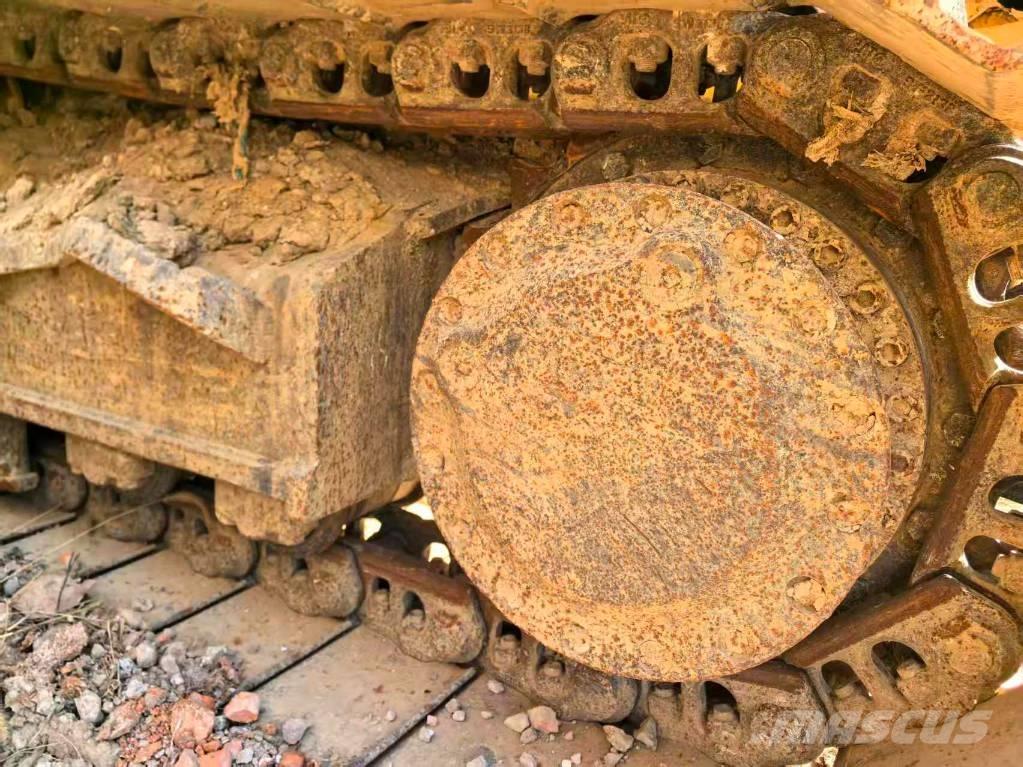 CAT 323 Lánctalpas kotrók