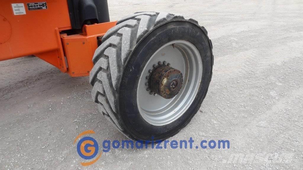 JLG 1250AJP Karos emelők