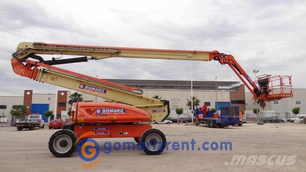 JLG 1250AJP Karos emelők