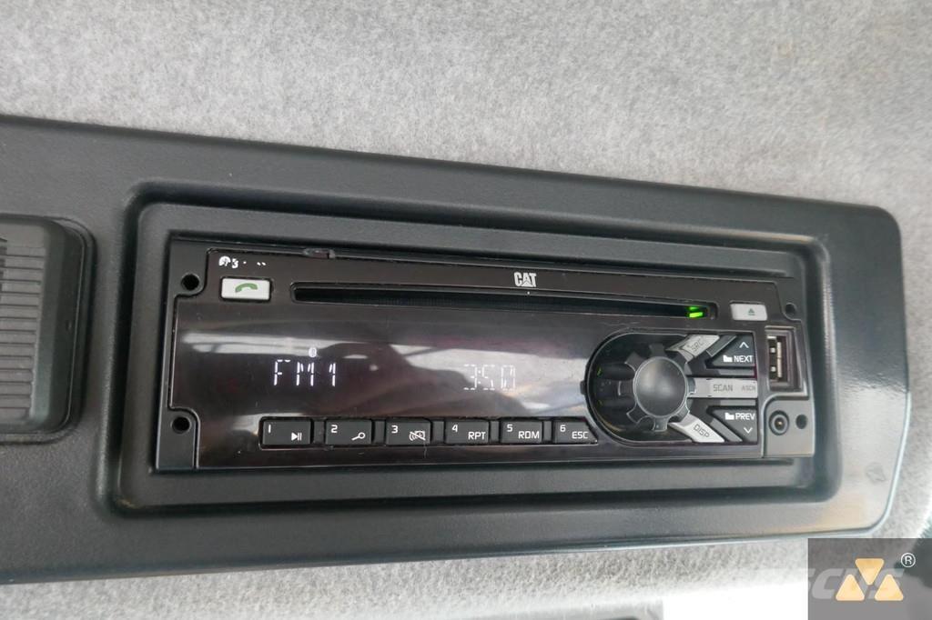 CAT 966M Gumikerekes homlokrakodók