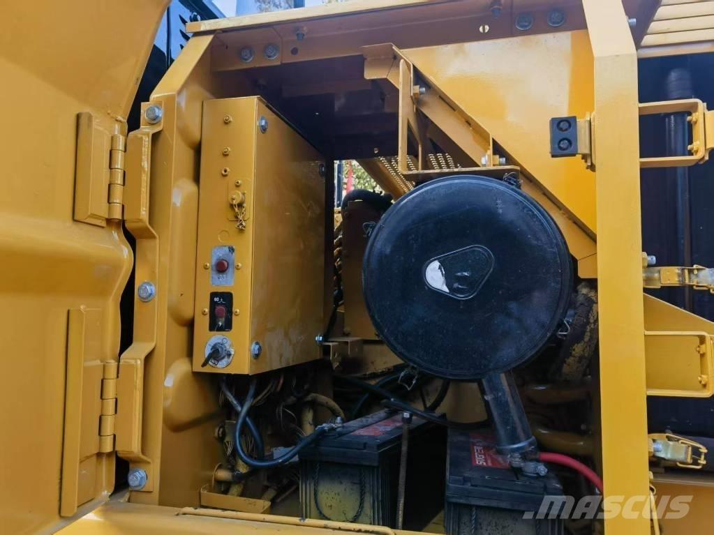 CAT 325 B L Lánctalpas kotrók