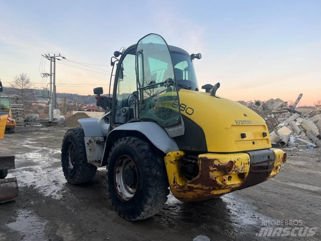 Kramer-allrad 880 Gumikerekes homlokrakodók