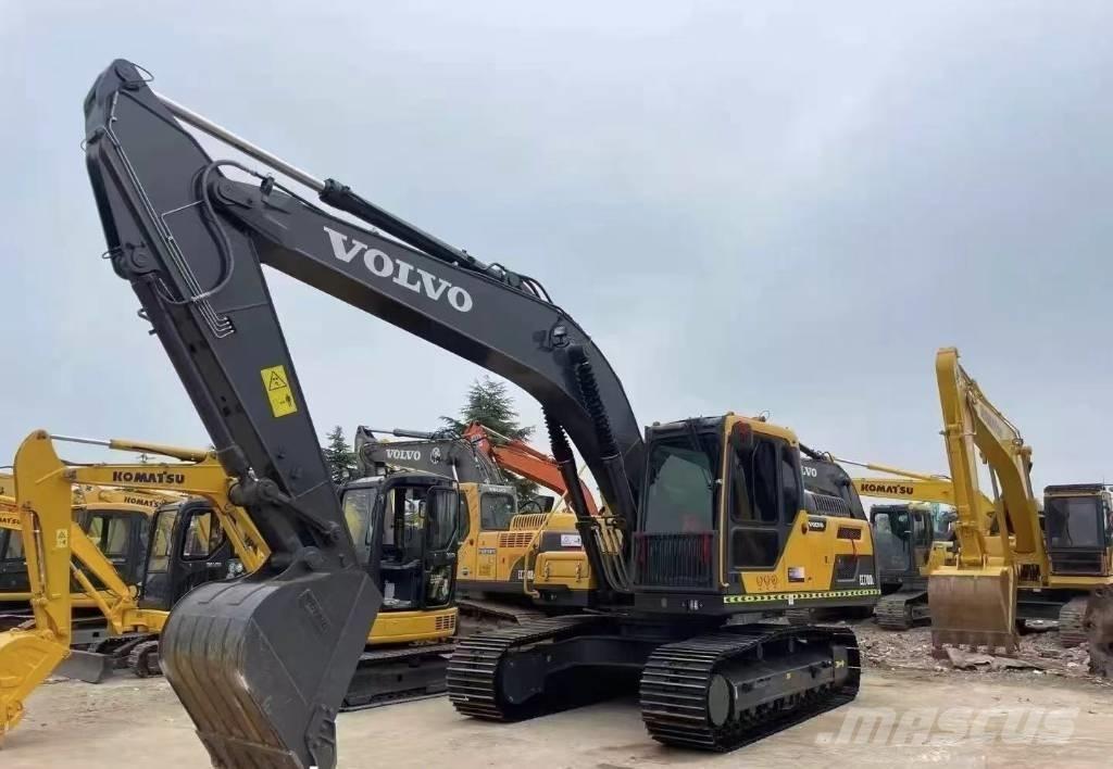 Volvo 210 Lánctalpas kotrók