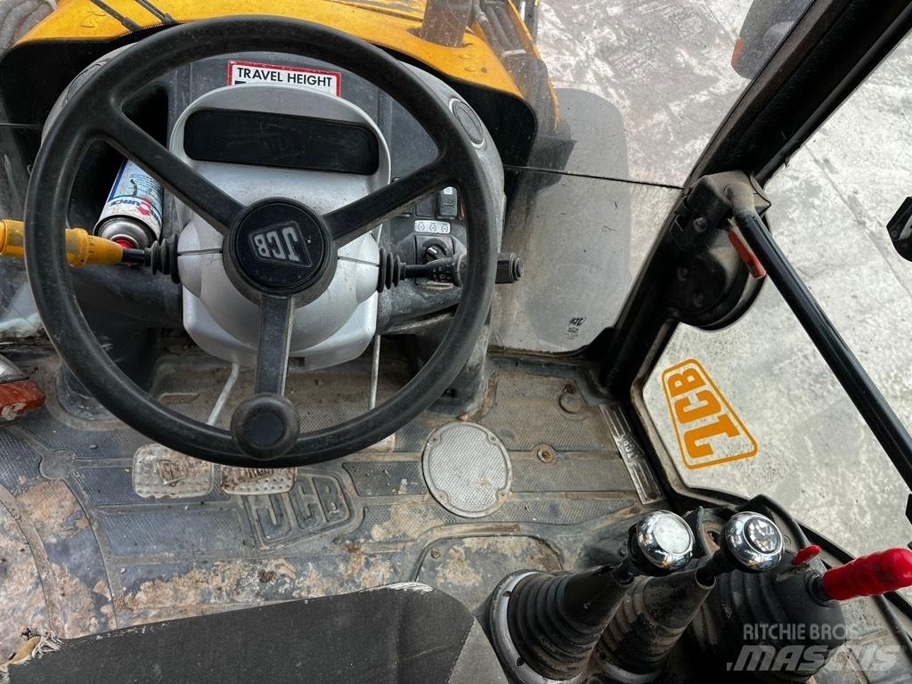 JCB 3 CX Contractor Gumikerekes kotrók