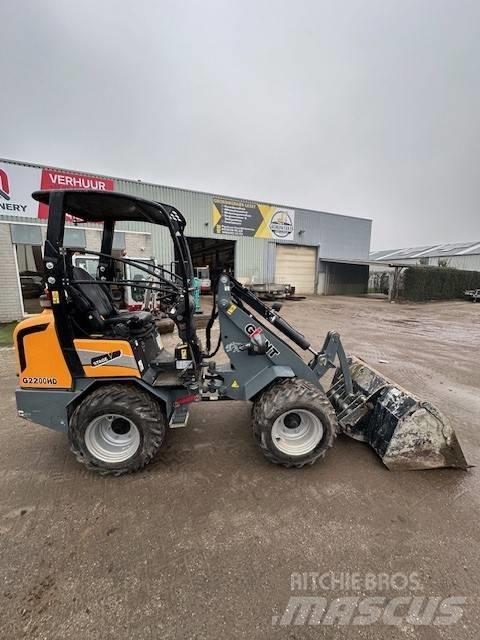 GiANT G2200 HD Gumikerekes homlokrakodók