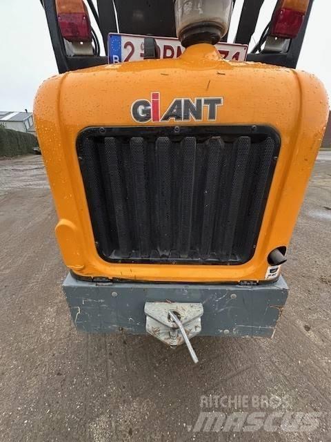 GiANT G2200 HD Gumikerekes homlokrakodók