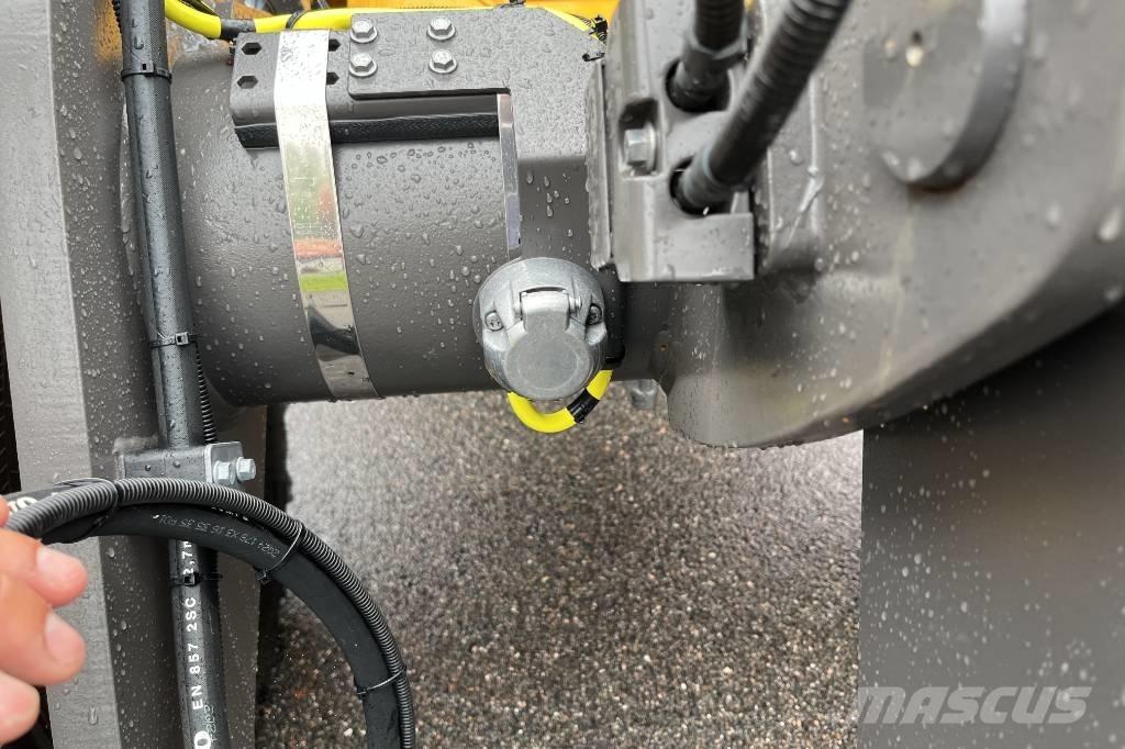 Volvo L 30 Gumikerekes homlokrakodók