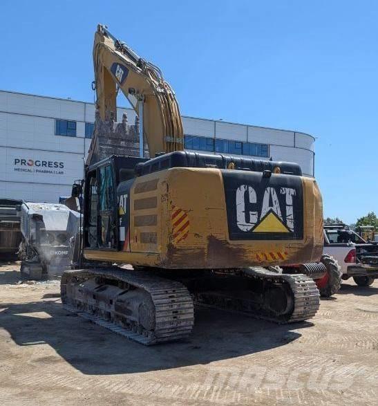 CAT 330 Lánctalpas kotrók
