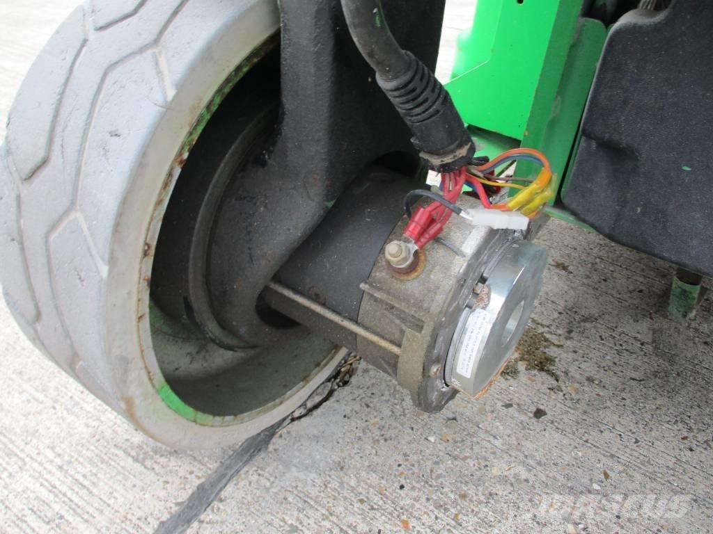 JLG 2632 ES (983) Ollós emelők