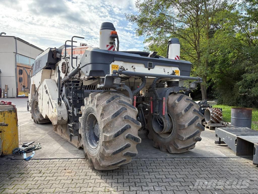 Wirtgen WR 240i Aszfalt aprítók
