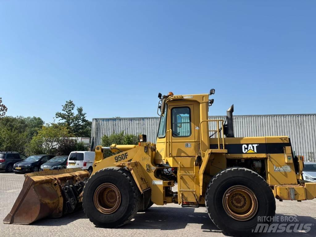CAT 950 F Gumikerekes homlokrakodók