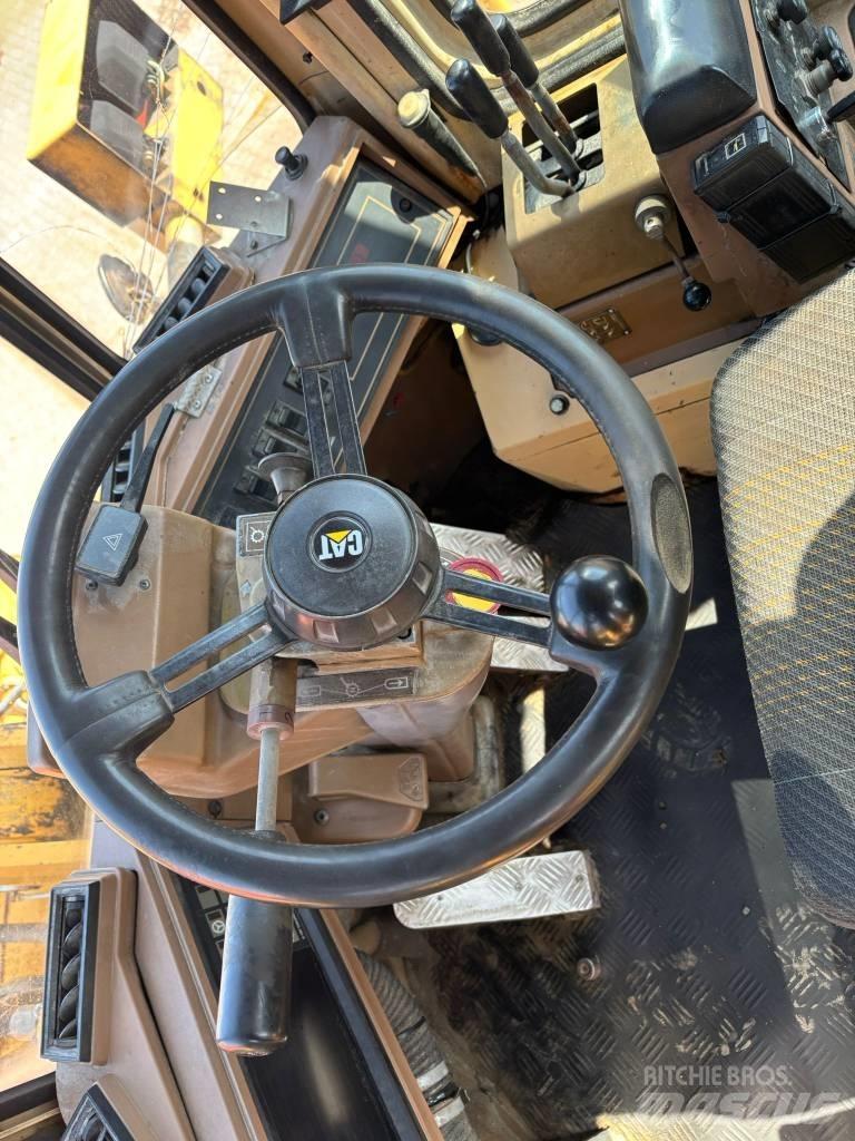 CAT 950 F Gumikerekes homlokrakodók
