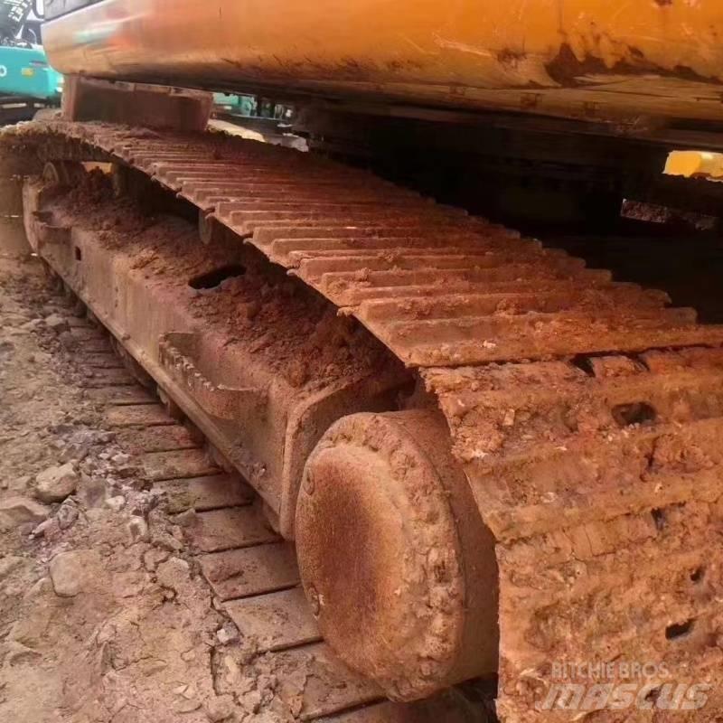 CAT 324 Lánctalpas kotrók