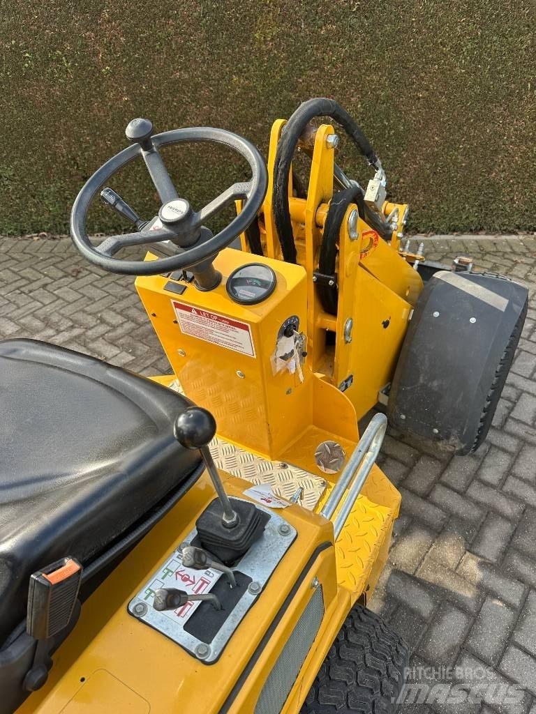 Knikmops KM 130 Univerzális rakodók