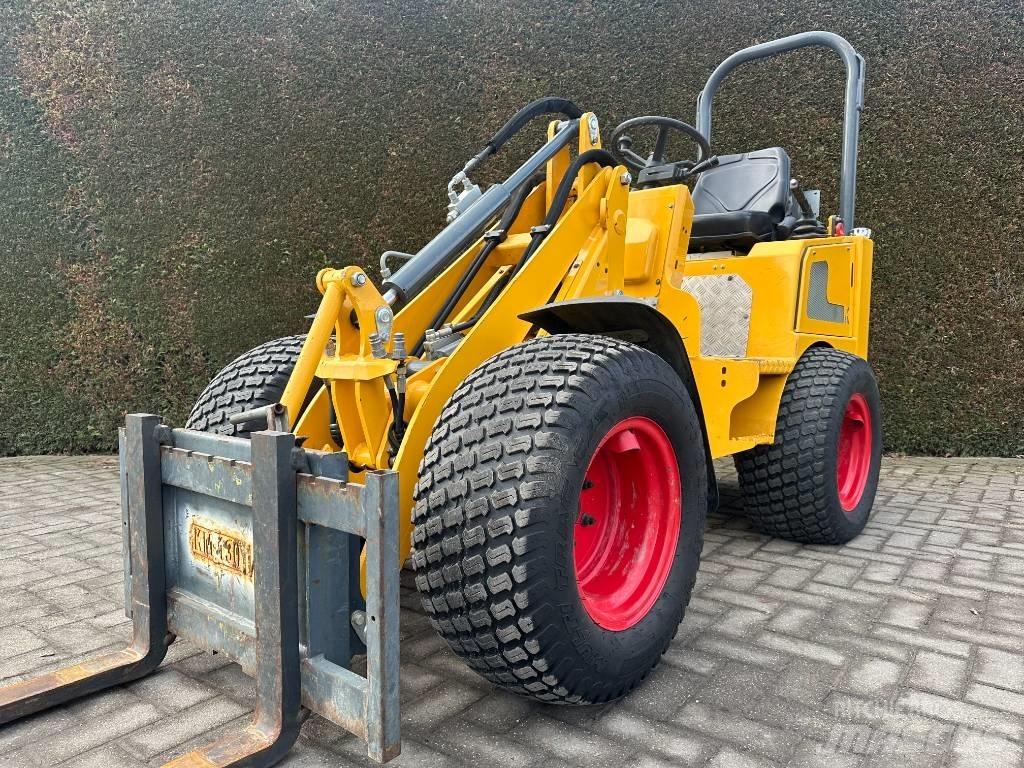 Knikmops KM 130 Univerzális rakodók