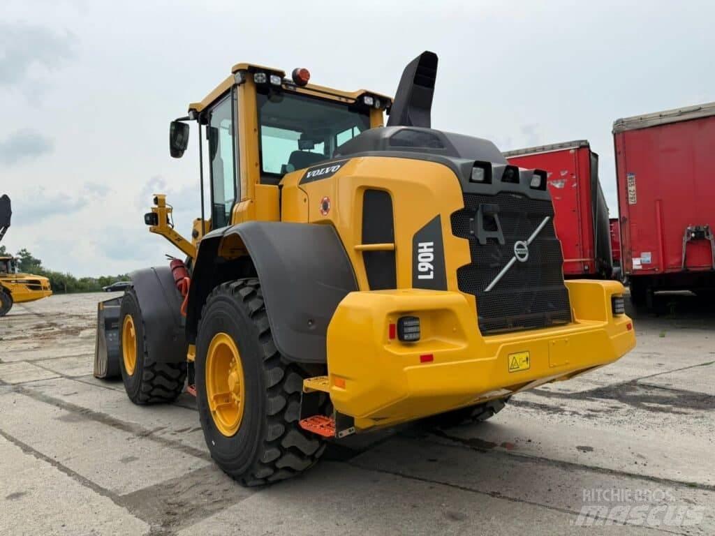 Volvo L90H Gumikerekes homlokrakodók