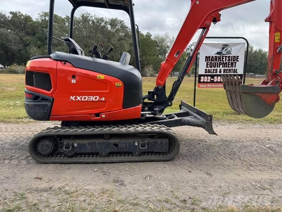 Kubota KX 030-4 Mini kotrók < 7t