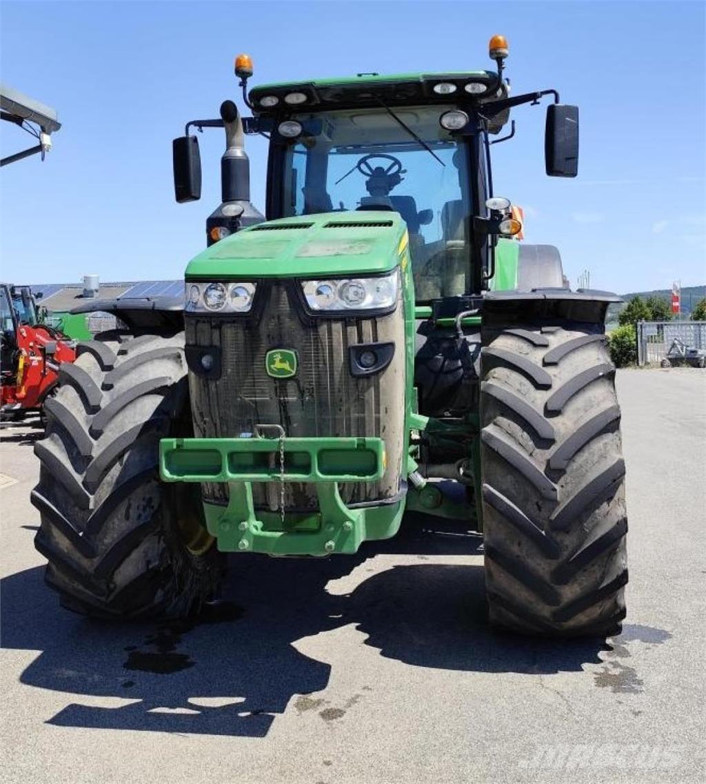 John Deere 8370 R Traktorok
