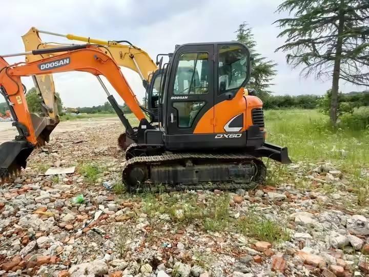 Doosan DX 60 Lánctalpas kotrók