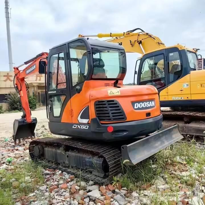 Doosan DX 60 Lánctalpas kotrók