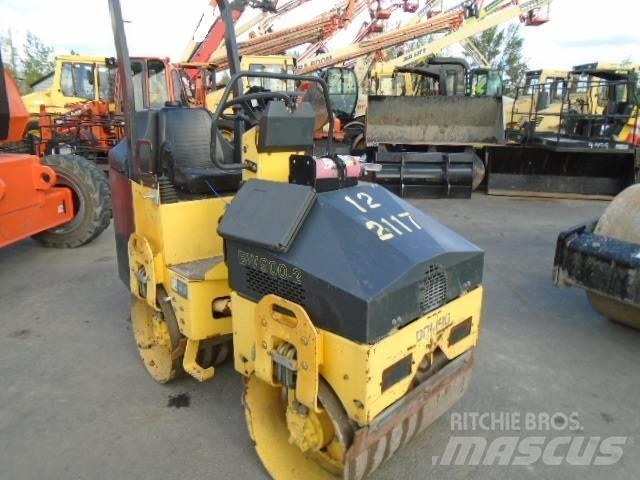 Bomag BW 900-2 Ikerdobos hengerek