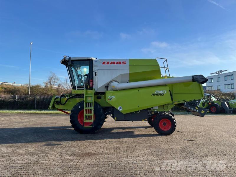 CLAAS AVERO 240 Kombájnok