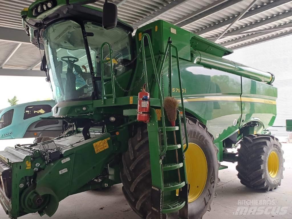 John Deere S790i Kombájnok
