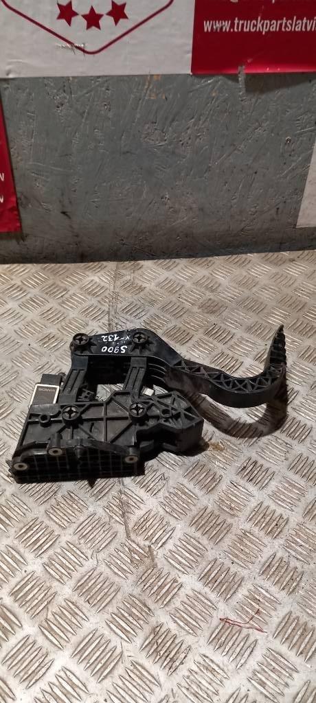 Scania R 480    1753411 Vezetőfülke és belső tartozékok